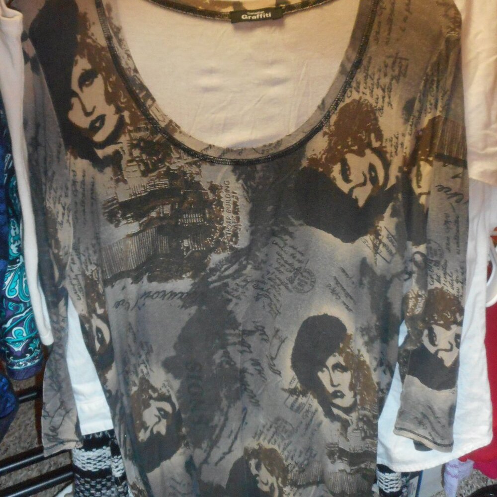 CANADIAN GRAFFITI women's top, handkerchief bottom sides, hi lo size tag removed
